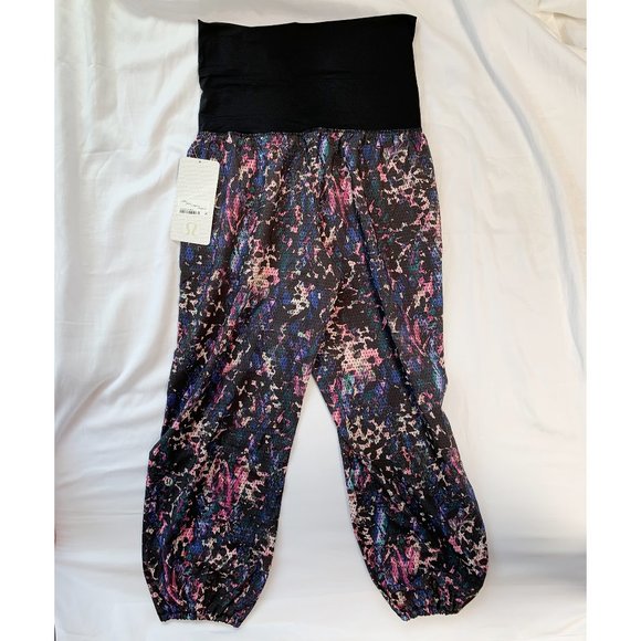 Lululemon “Om Pant” (Multi/Black) - Picture 3 of 6